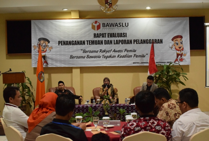 Dikemas Seperti Talkshow, Ratna Dewi Pettalolo Apresiasi Kegiatan Evaluasi Bawaslu Banten 