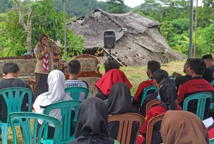 Kordiv SDMO, Liah Culiah. Perkenalkan Adhiyatsa Pemilu Dalam Kemah Bhakti Pramuka