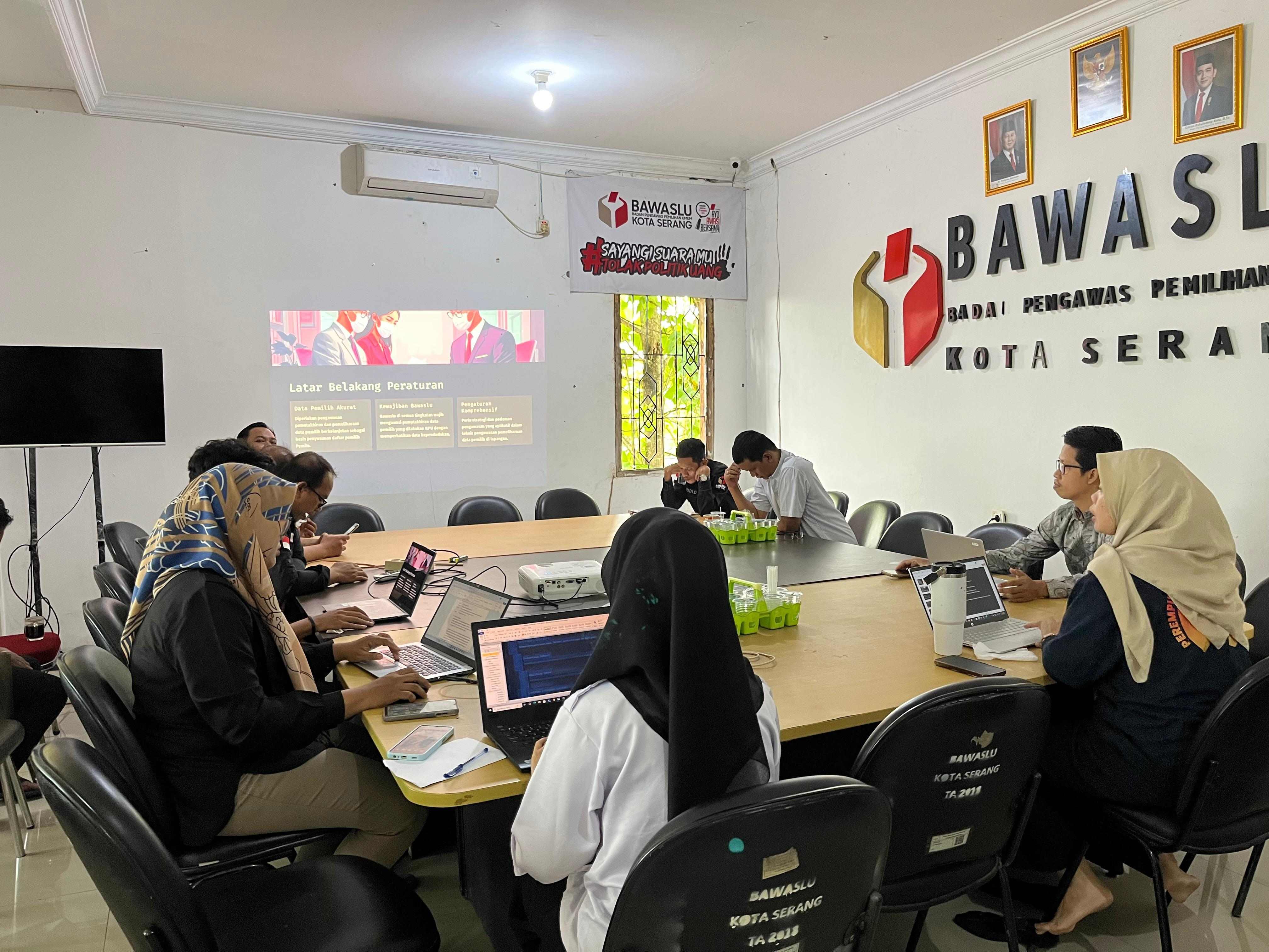Kajian UMR di Bawaslu Kota Serang
