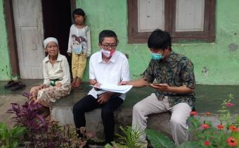 Rudi Hartono Kordiv PHL Lakukan Uji Petik di Kelurahan Drangong Kecamatan Taktakan