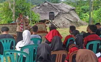 Kordiv SDMO, Liah Culiah. Perkenalkan Adhiyatsa Pemilu Dalam Kemah Bhakti Pramuka
