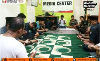 Bawaslu Kota Serang Panjatkan Doa Untuk Pengawas yang Telah Gugur saat Bertugas