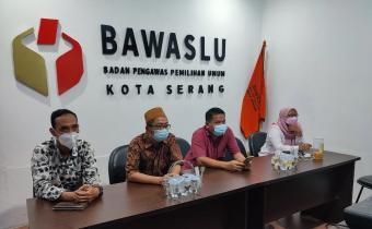 Ketua dan Anggota Bawaslu Kota Serang Hadiri Kick Off SKPP Tahun 2021 di Gresik