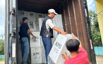 Pengangkutan logistik dari PPK ke KPU